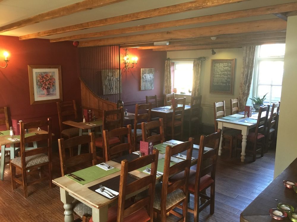 伊尔明斯特 The Barrington Boar酒店 外观 照片